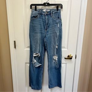 Hollister Ultra High Rise Medium Wash Dad Jeans - size 3s (W26, L29)